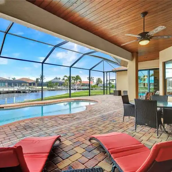 STUNNING POOL HOME BLENDING LUXURY AND FUNCTIONALITY