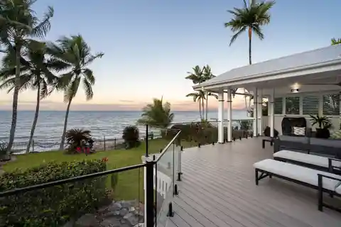 Idyllic Absolute Beachfront Cottage