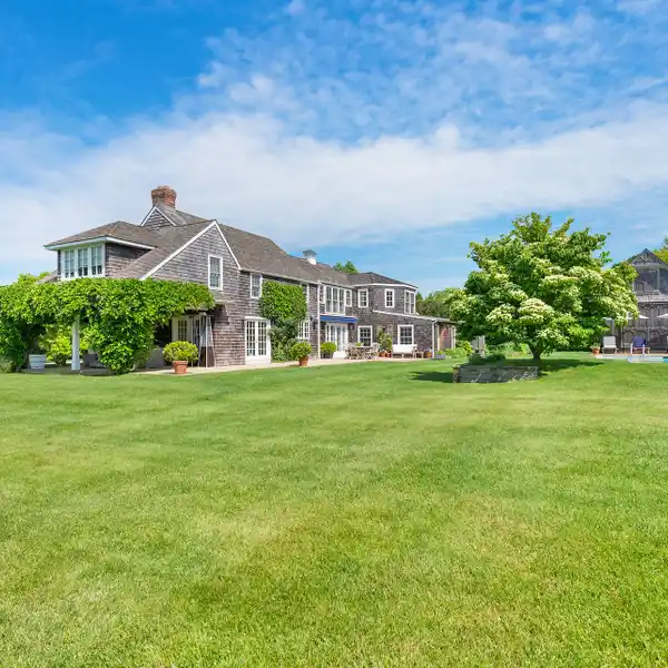 CHARMING SAGAPONACK COMPOUND FOR RENT