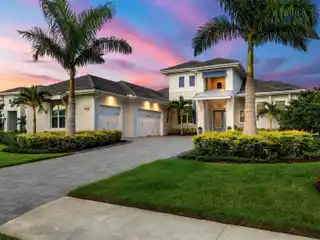 Lakefront Luxury Estate with Private Casita Retreat