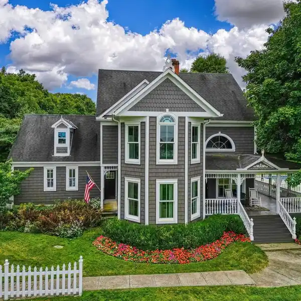 AMAZING HOME ON OVER FIVE ACRES