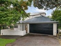 INCREDIBLE HOME IN HIGHLY SOUGHT-AFTER NORTHERN SLOPES OF REMUERA