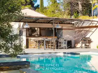 Country House in the Popular Evescat District