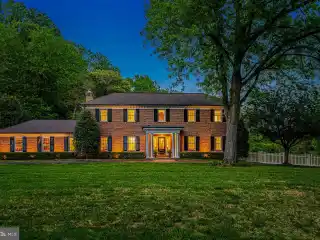 Flawless Home with Heated Saltwater Pool