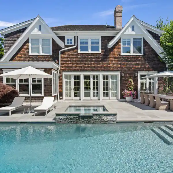 TURNKEY TRANSITIONAL-STYLE HOME FOR RENT