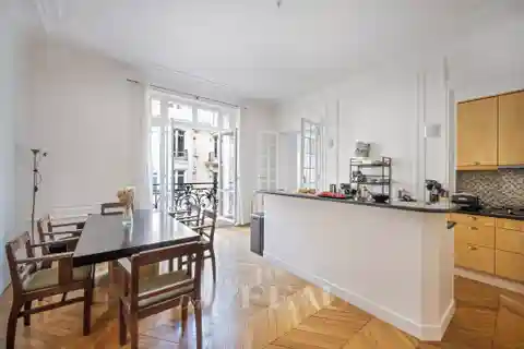 Perfect Parisian Pied-à-terre with Stylish Layout