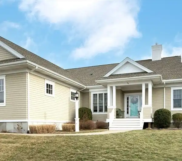 CONTEMPORARY SINGLE-LEVEL LIVING