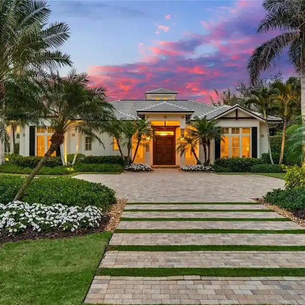 PICTURE-PERFECT SINGLE-STORY HOME IN THE MOORINGS