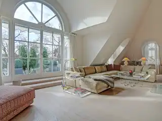 High-End Full-Floor Apartment