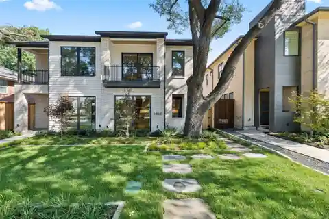 Timeless Design Meets Modern Comfort in Sought-After East Dallas