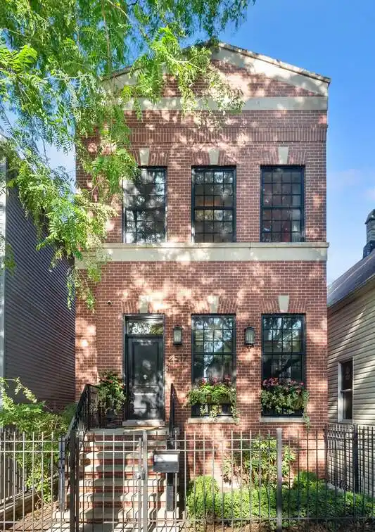 Exquisite Custom Home in Lincoln Park