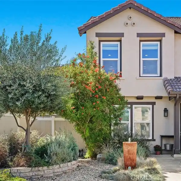 STUNNING SOUTH CORONA HOME