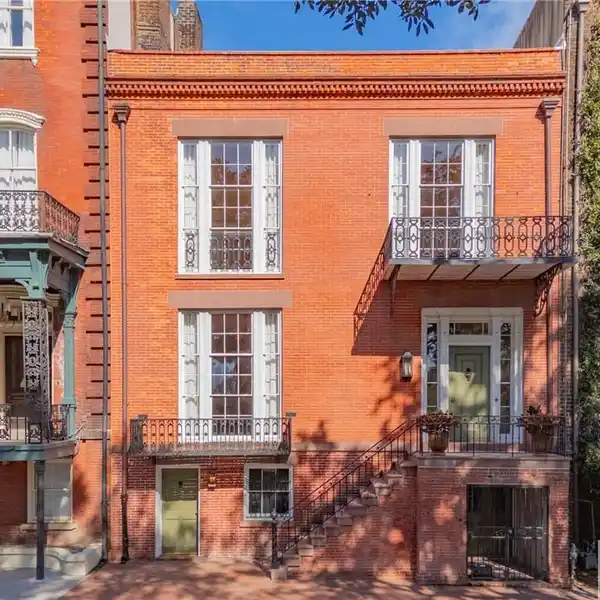 SPECTACULAR ICONIC SAVANNAH HOME