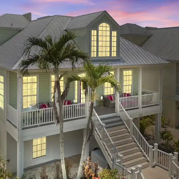 TURNKEY GEM IN VILLAGE BY THE SEA
