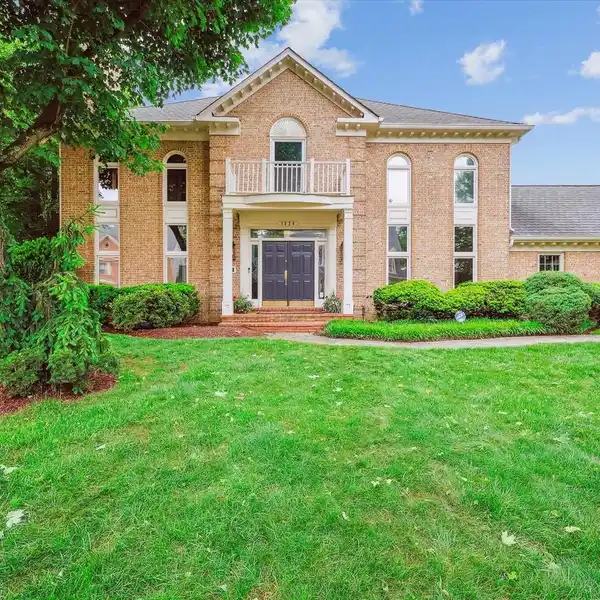 SPACIOUS CLASSIC COLONIAL IN TIMBERLAWN