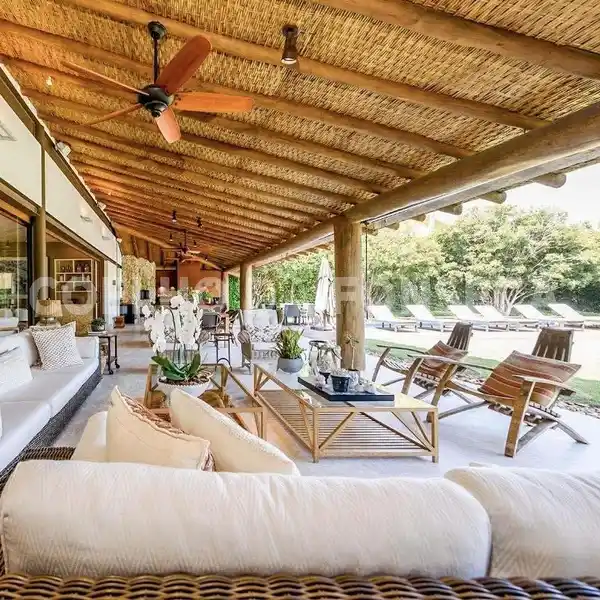 BEAUTIFUL HOME FACING THE GOLF COURSE