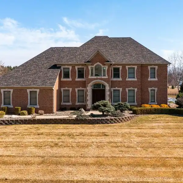 EXCEPTIONAL CUSTOM-BUILT KESTREL HILLS ESTATE