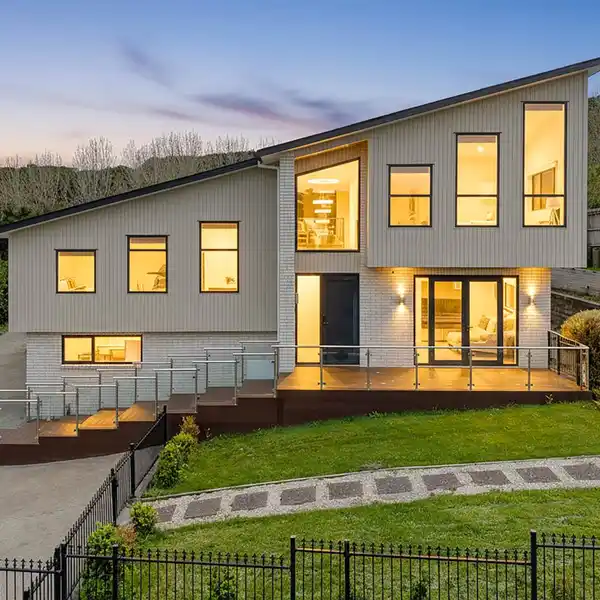 GRAND SCALE COMFORT WITH DUAL LIVING ZONES