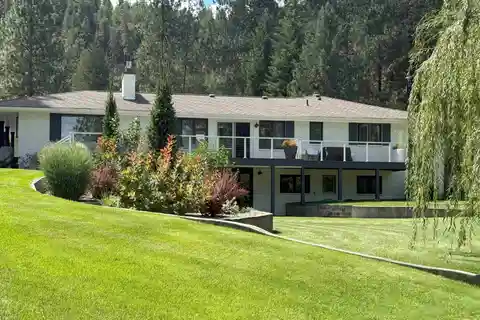 Spacious Home Plus Barn and Workshop