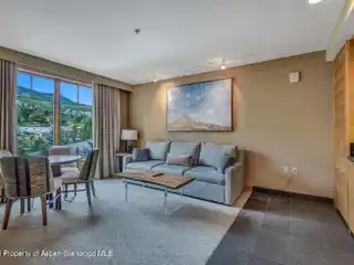 Fantastic Condo at Viceroy Residences