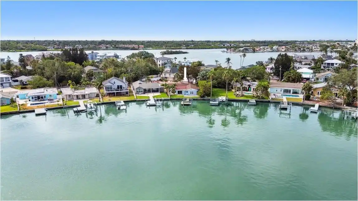 Relaxed Waterfront Living