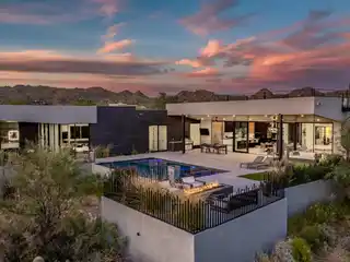 Integrated Technology in Modern Desert Retreat