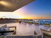 FAULTLESS HOME WITH WORLD-CLASS PANORAMIC VIEWS