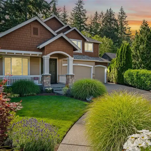 ELEGANT HOME BACKING GREENBELT WITH LUXURY UPGRADES