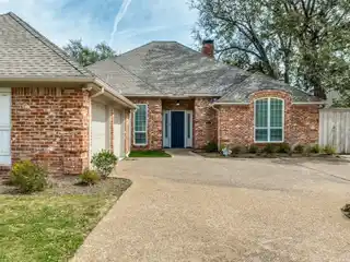 Beautiful Home on a Tranquil Cul-De-Sac