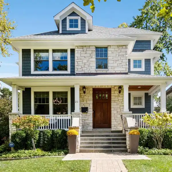 HINSDALE HOME WITH REFINED INTERIORS AND OUTDOOR RETREAT