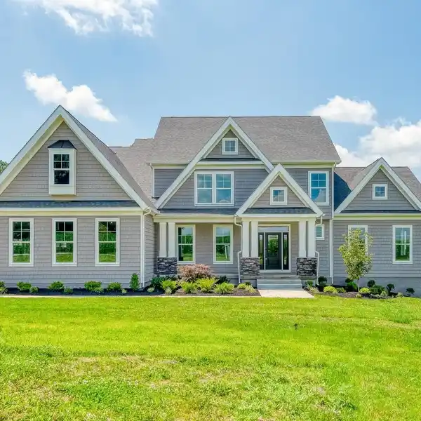 MOVE-IN READY CRAFTSMAN ON ACREAGE