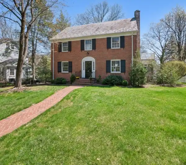 PERFECTLY MAINTAINED AND UPDATED HOME