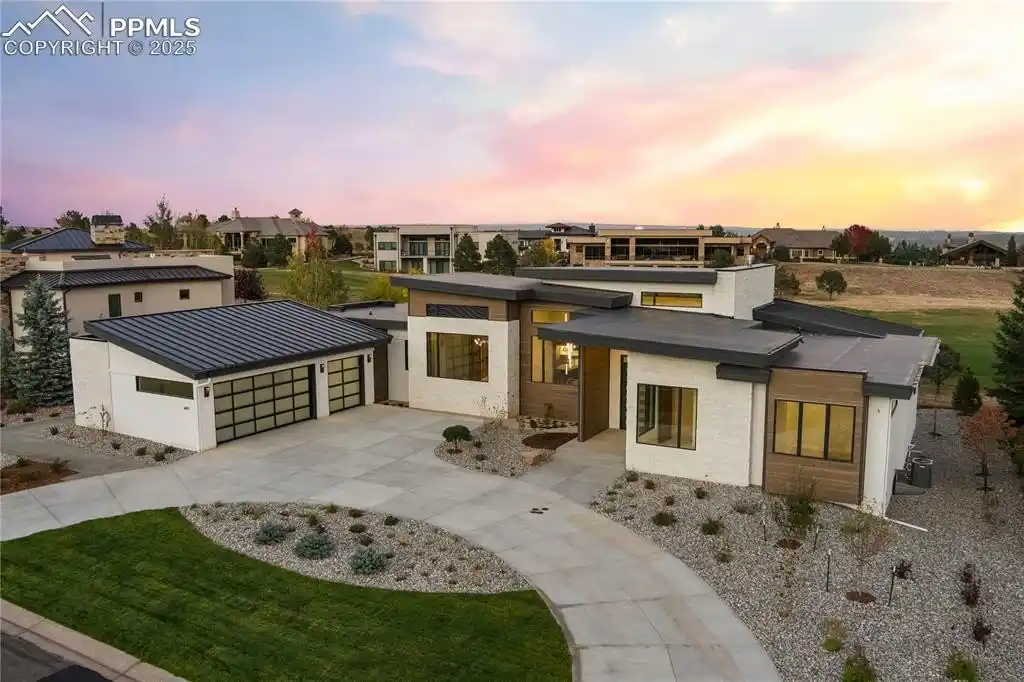 New Spatial Masterpiece with Amazing Views