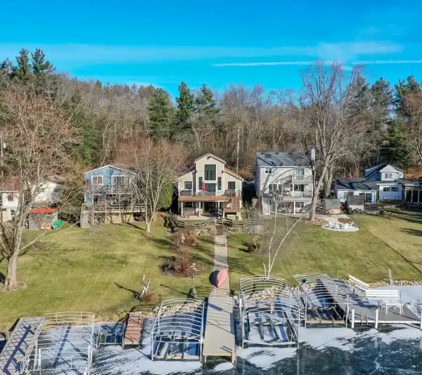 COMPLETELY UPDATED LAKE BEULAH PROPERTY