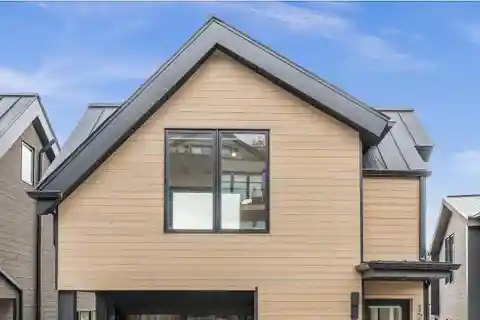 Mountain Modern Retreat in Kings Crown