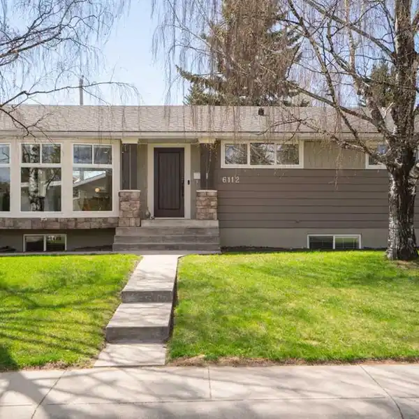 BEAUTIFULLY MAINTAINED MID-CENTURY BUNGALOW
