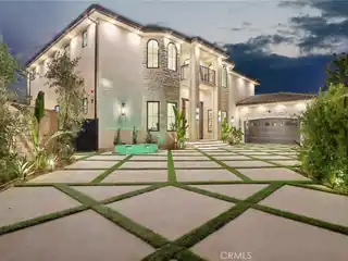 The Crown Jewel of Porter Ranch