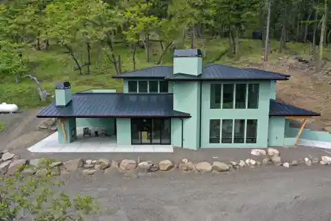 Sleek Mountain Escape on 20+ Private Acres