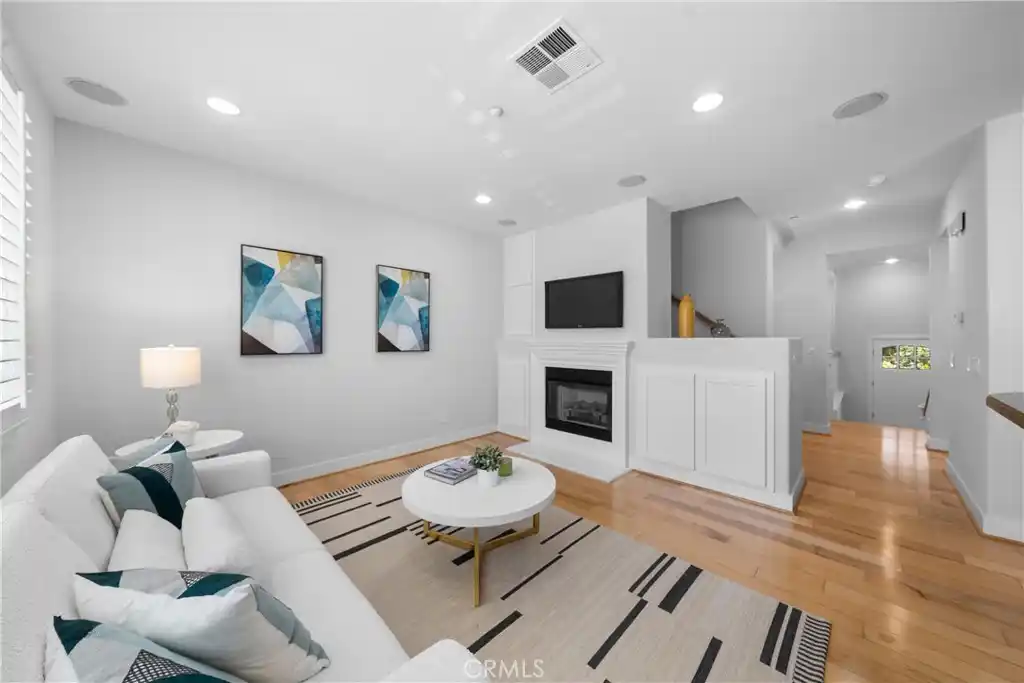 Split-level Townhome in a Convenient Location