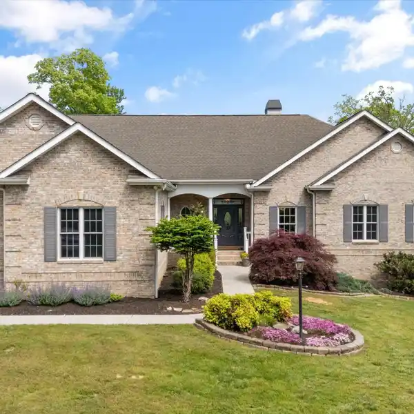 REMARKABLE LAKEFRONT RETREAT ON MELTON HILL LAKE
