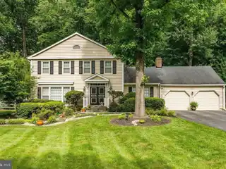 Potomac Oasis on a Serene Cul-De-Sac
