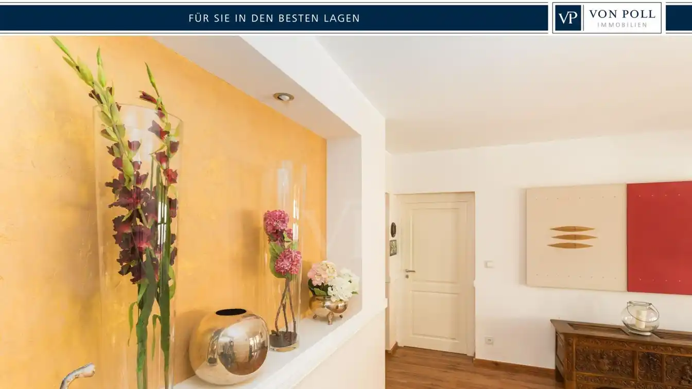 Elegant Property on the Outskirts of the City with Modern Amenities and Winter Garden