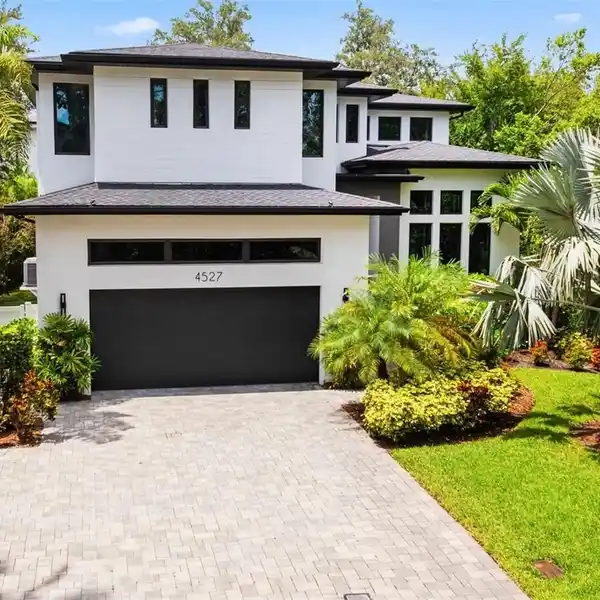 STATE OF THE ART CUSTOM HOME