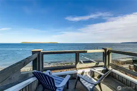 Beachfront Home in the Diamond Point Area