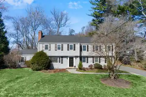 Gorgeous Home Blending Style and Comfort