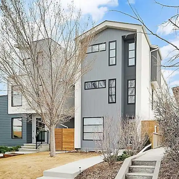 STRIKING MODERN HOME
