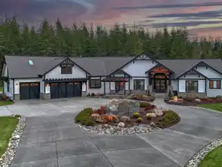 Contemporary Elegance on Nearly Five Acres