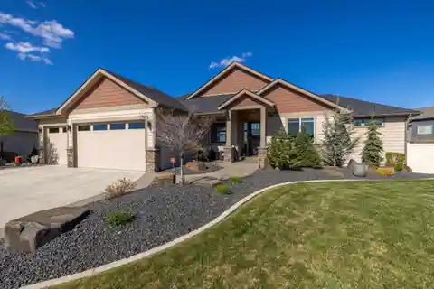 Custom One Owner Eagle Ridge Rancher