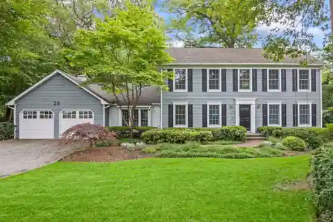 Beautifully Appointed Colonial in Island Estates