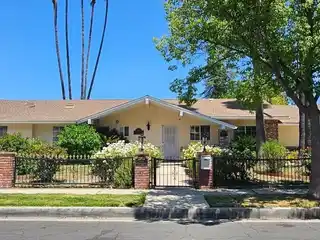 Bright Home in a Prime Area of Woodland Hills